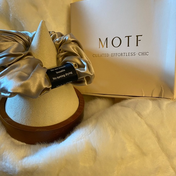 MOTF Silk Hair Band #9 - Picture 5 of 6